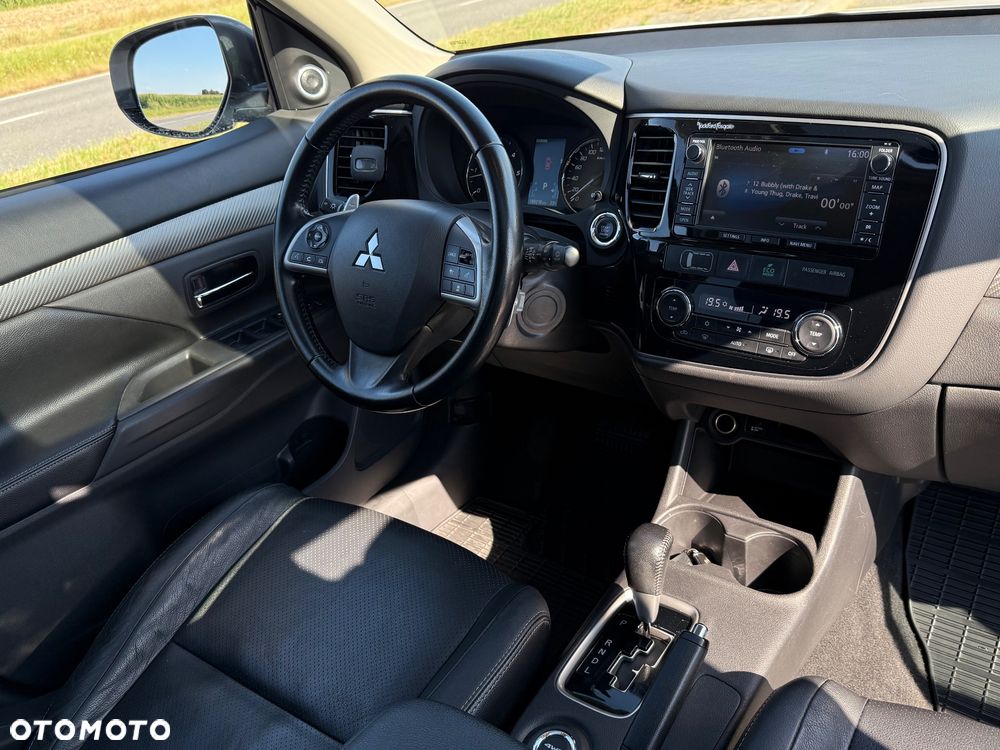Mitsubishi Outlander 2.2 DID Instyle Navi - 12