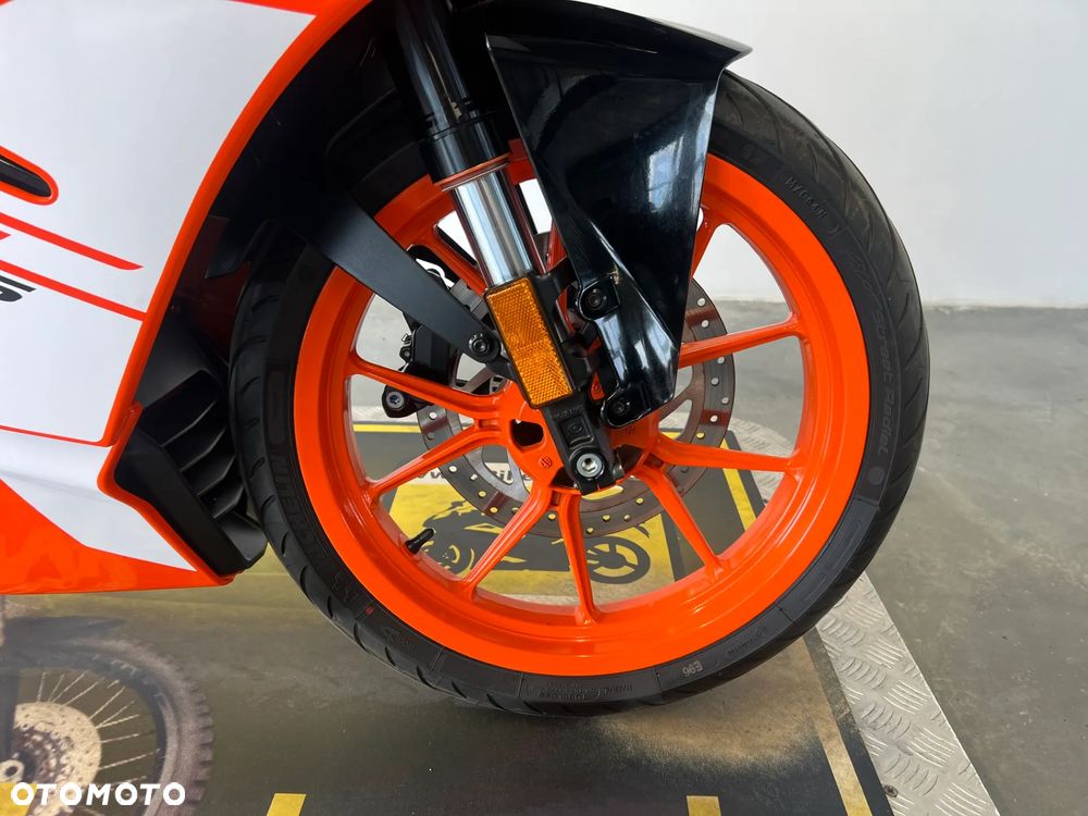 KTM RC 125 - 18