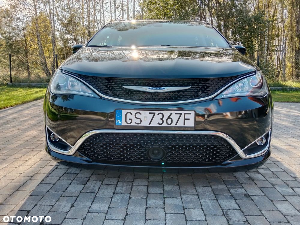 Chrysler Pacifica - 5