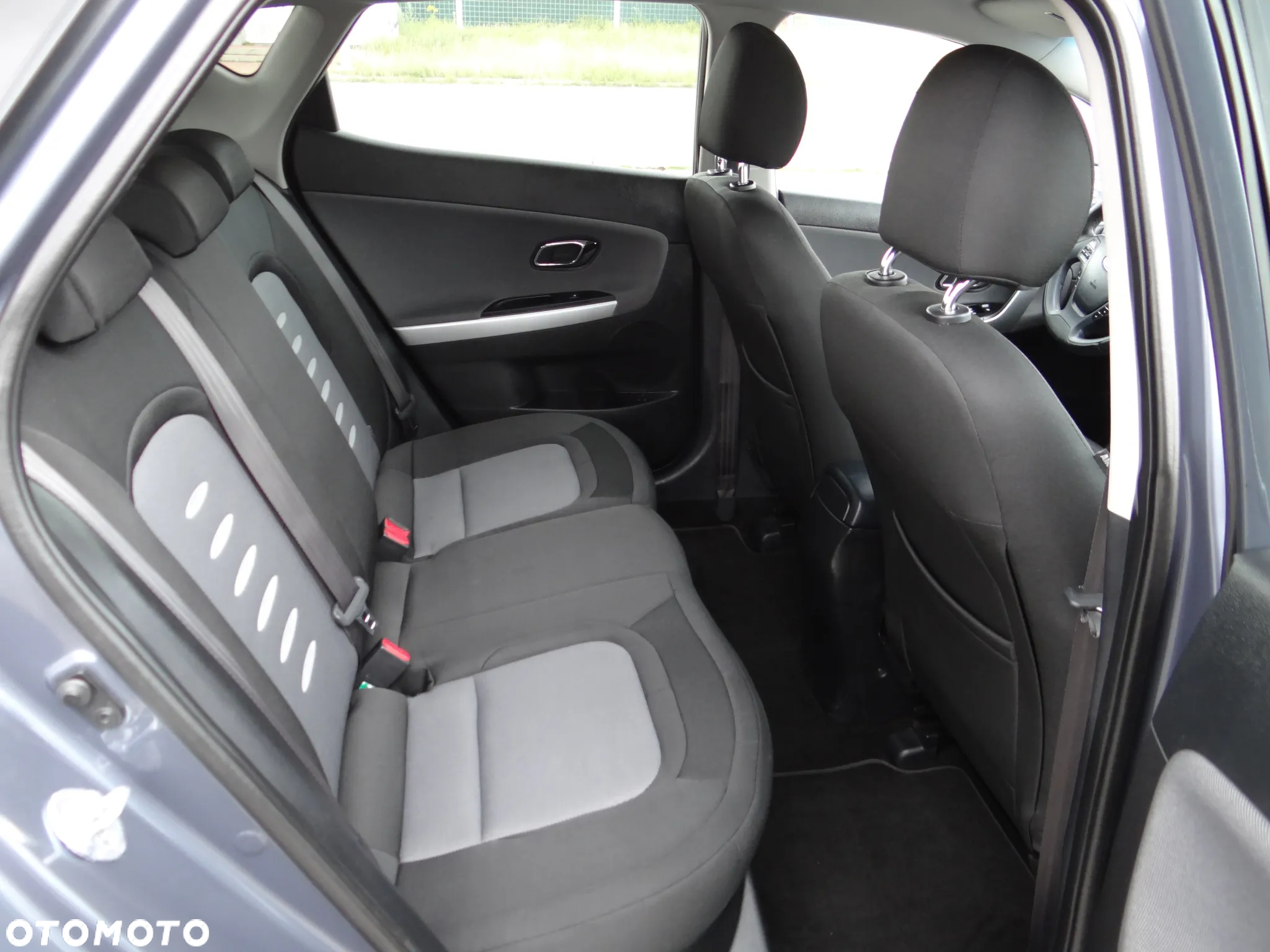 Kia Ceed - 11