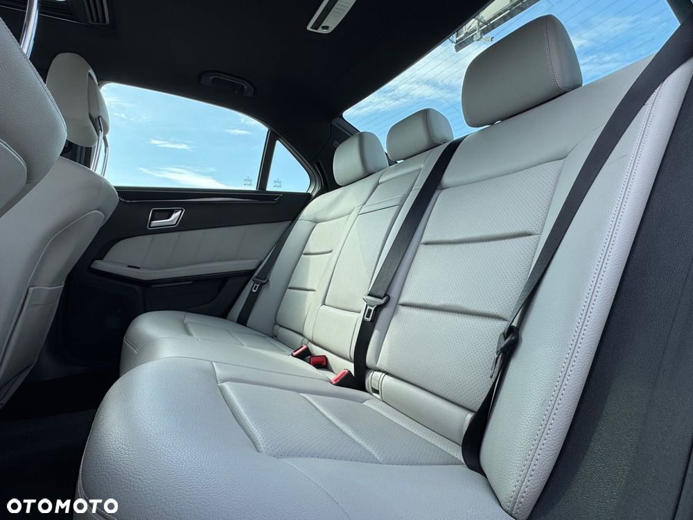 Mercedes-Benz Klasa E 350 4Matic BlueEFFICIENCY 7G-TRONIC Avantgarde - 19