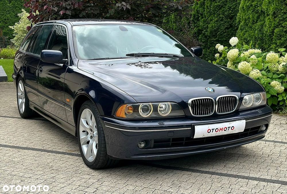 BMW E39 2001 photo 2