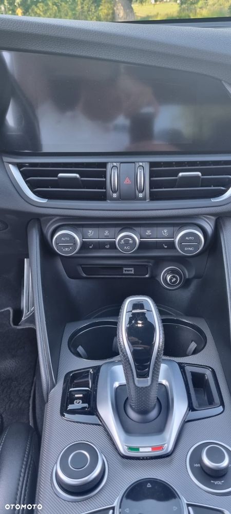 Alfa Romeo Giulia 2.0 Turbo Veloce Q4 - 14