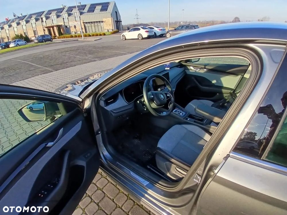 Skoda Octavia 2.0 TDI Selection DSG - 5