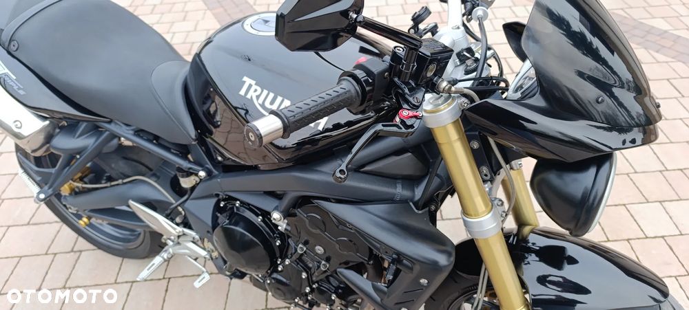 Triumph Street Triple - 18