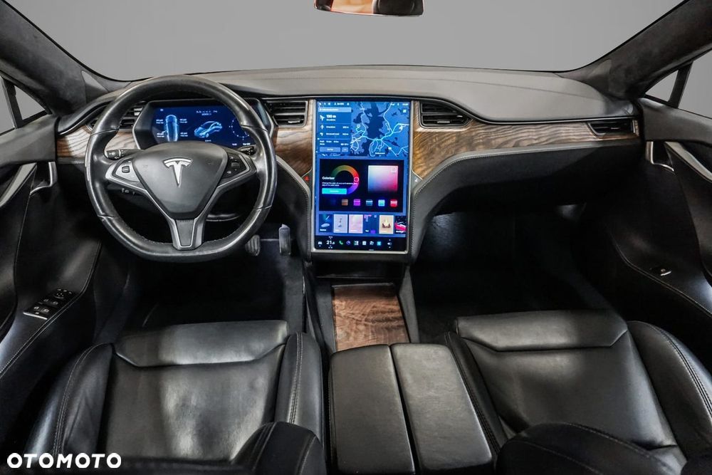 Tesla Model S - 15