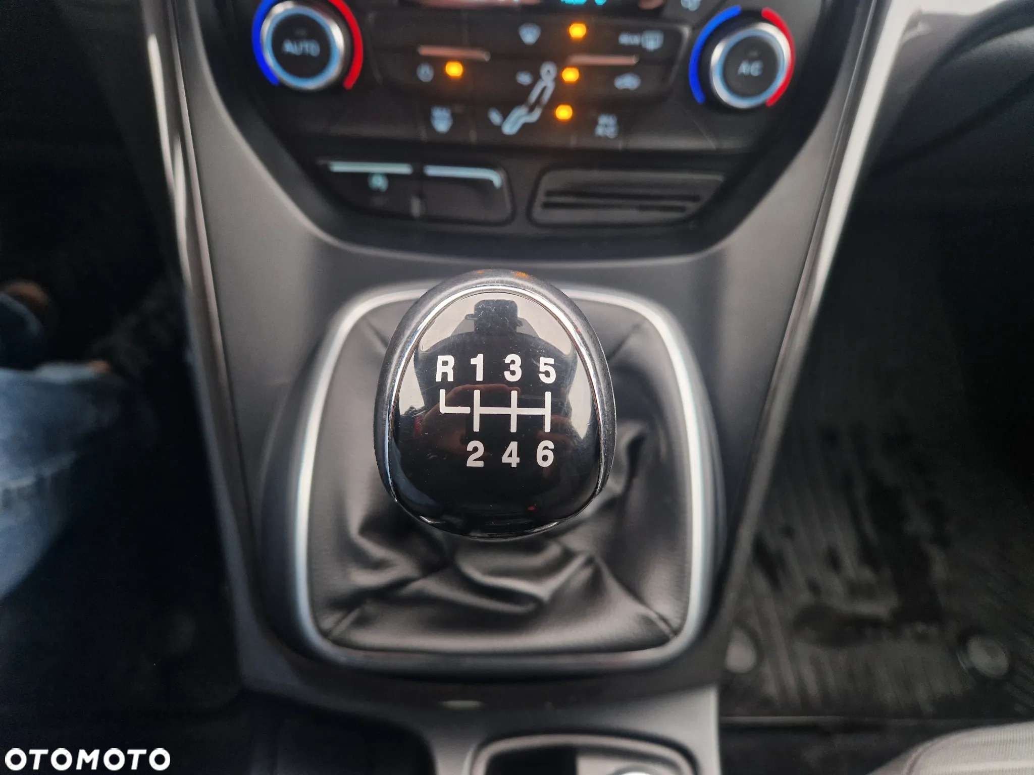 Ford Grand C-MAX - 25