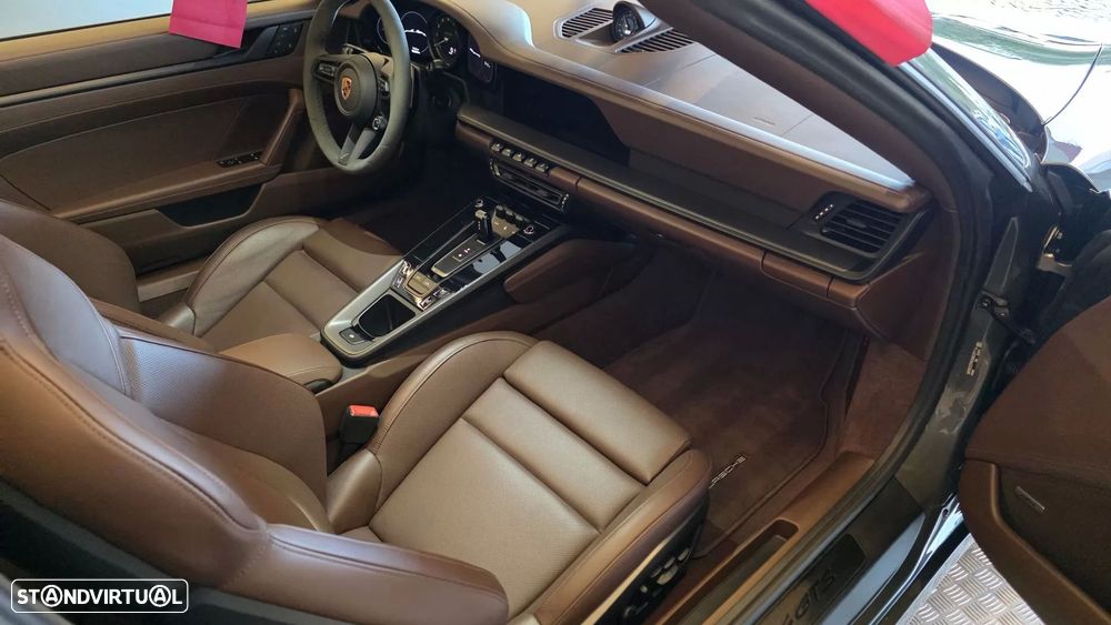 Porsche 911 (992) Targa 4 GTS PDK - 47