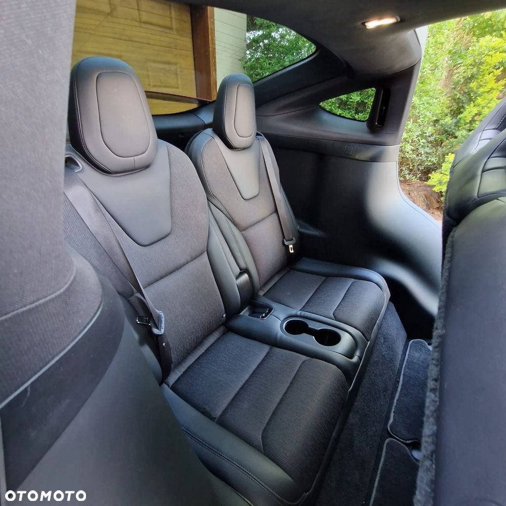 Tesla Model X 75 D - 14