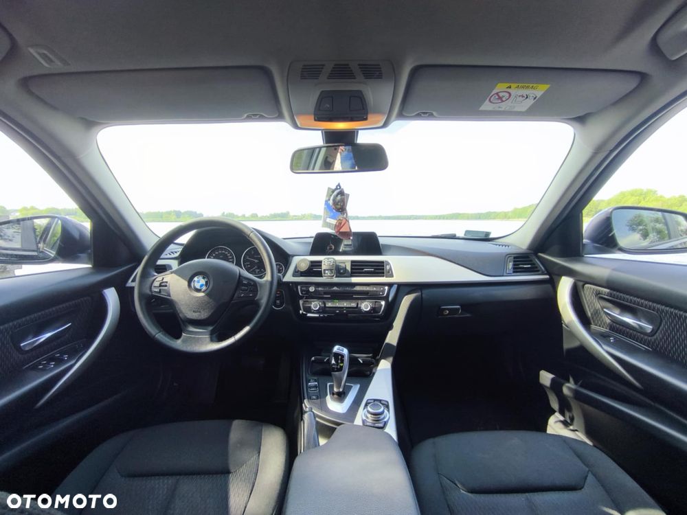 BMW Seria 3 318d - 10
