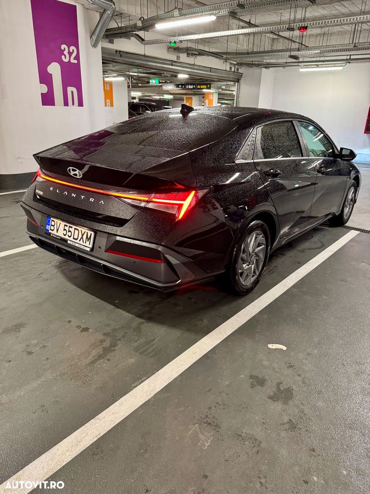 Hyundai Elantra 1.6 l 123 CP CVT Highway - 6