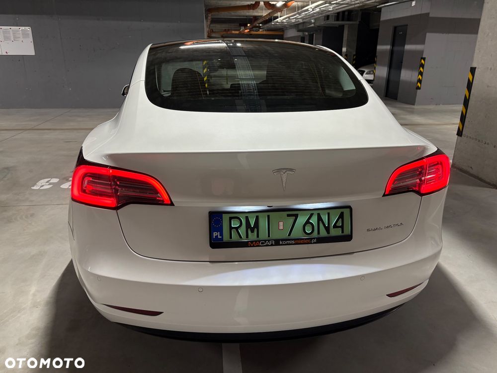 Tesla Model 3 - 7