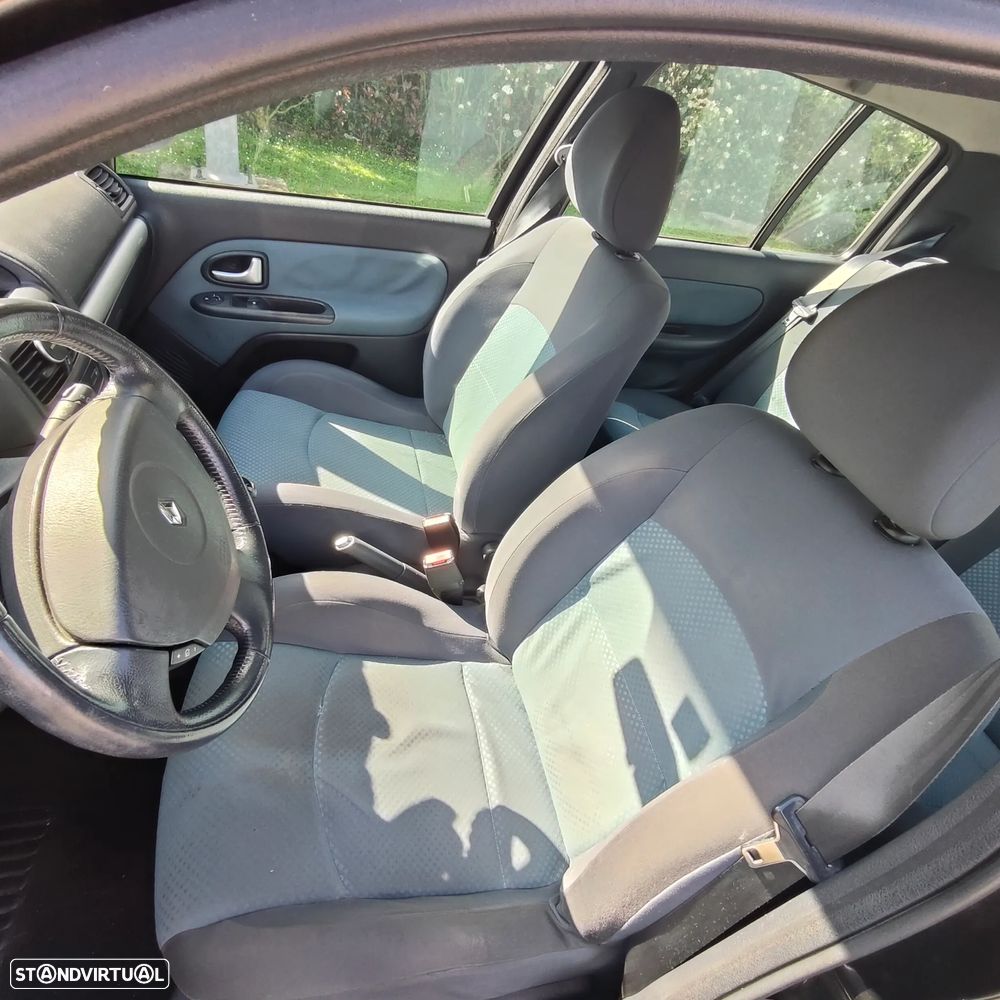 Renault Clio 1.2 16V SE Extreme - 13