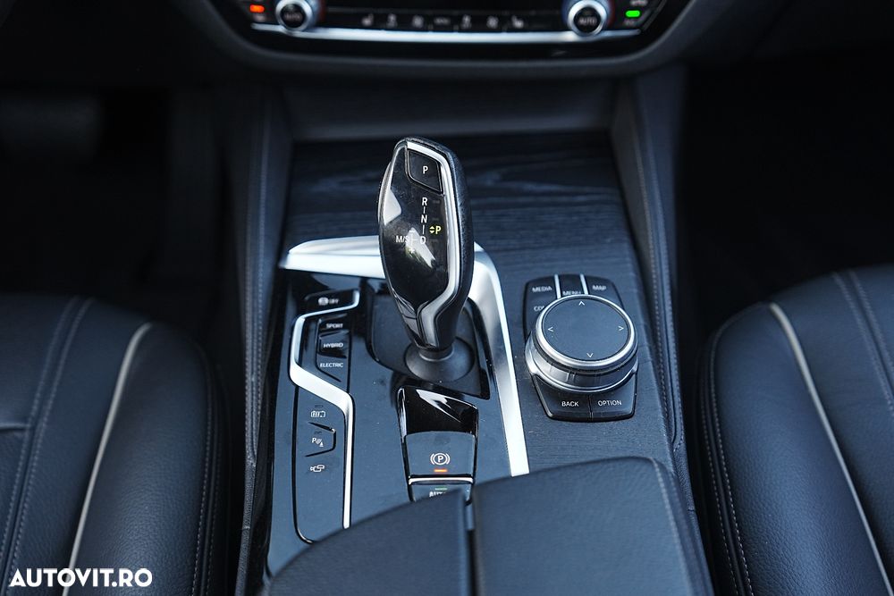 BMW Seria 5 530e xDrive AT PHEV - 24