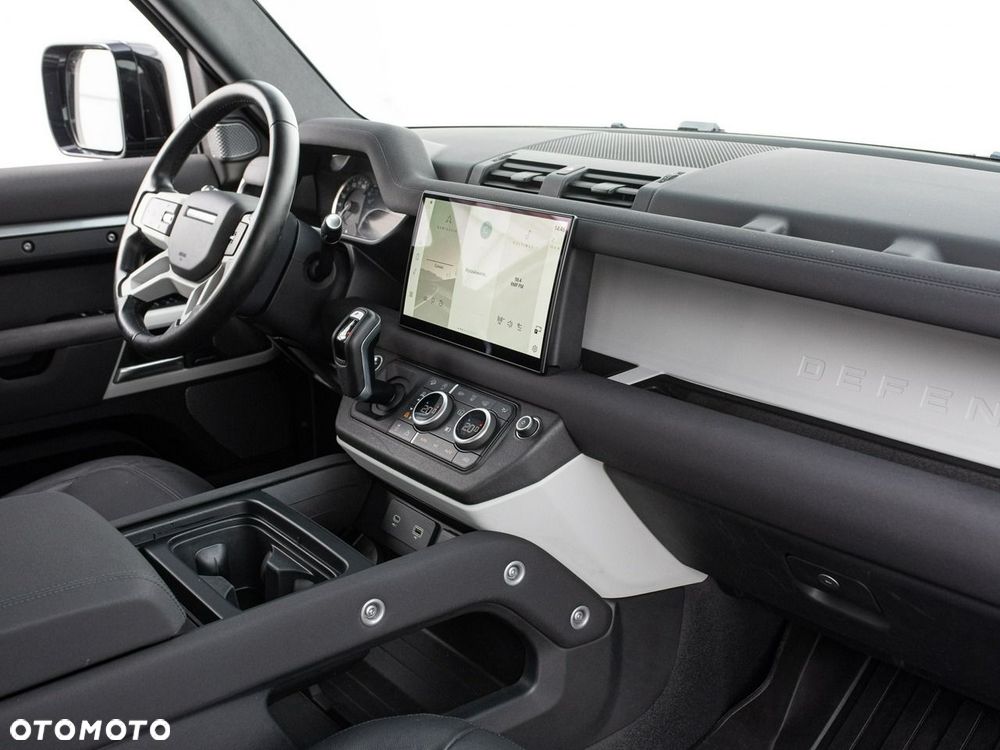 Land Rover Defender 3.0 D250 mHEV SE - 28