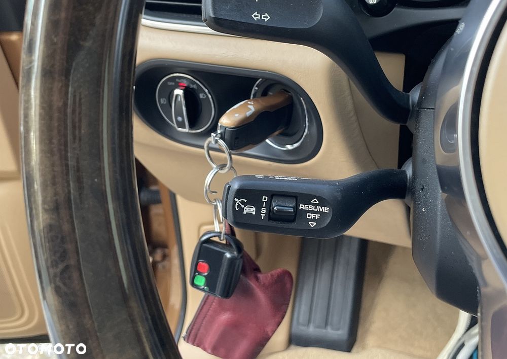 Porsche Macan Turbo PDK - 17