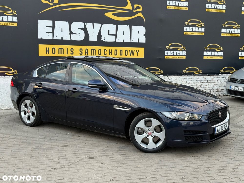 Jaguar XE 2.0 T R-Sport - 3