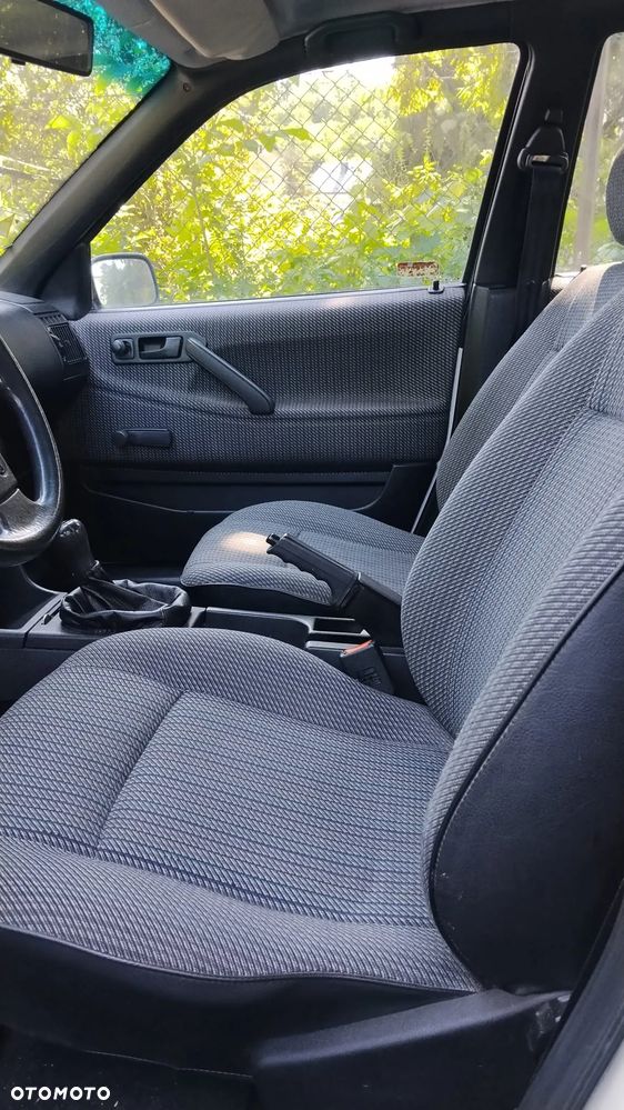 Volkswagen Passat 1.8 CL - 9