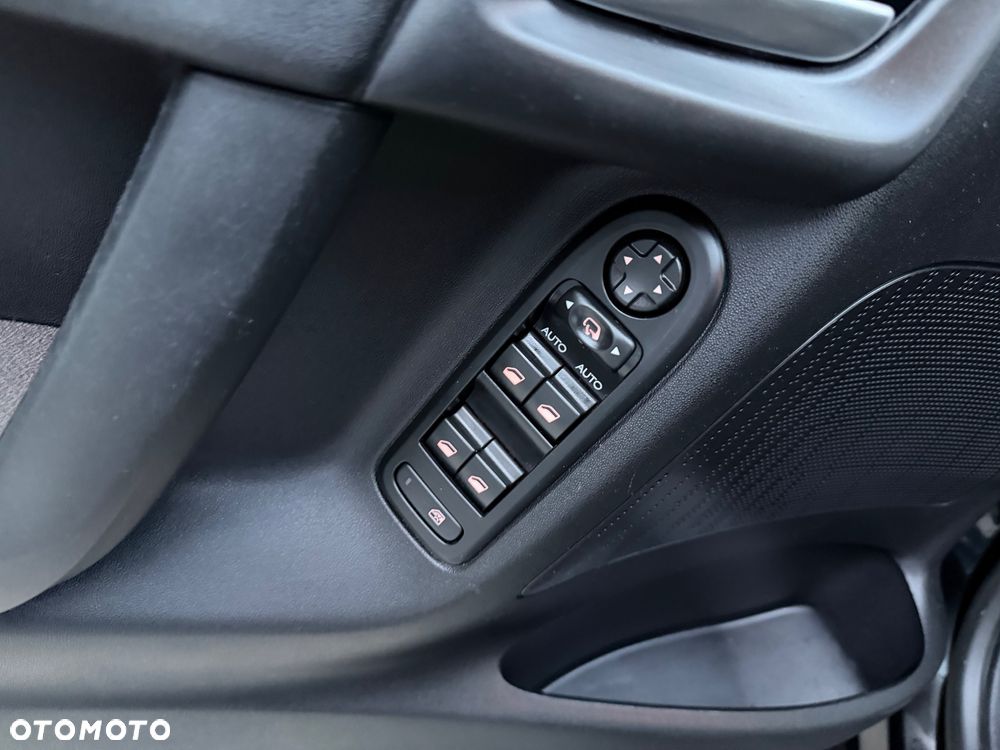 Citroën C3 Pure Tech 82 SHINE - 10