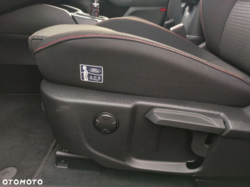 Ford Focus 1.5 EcoBlue ST-Line - 33