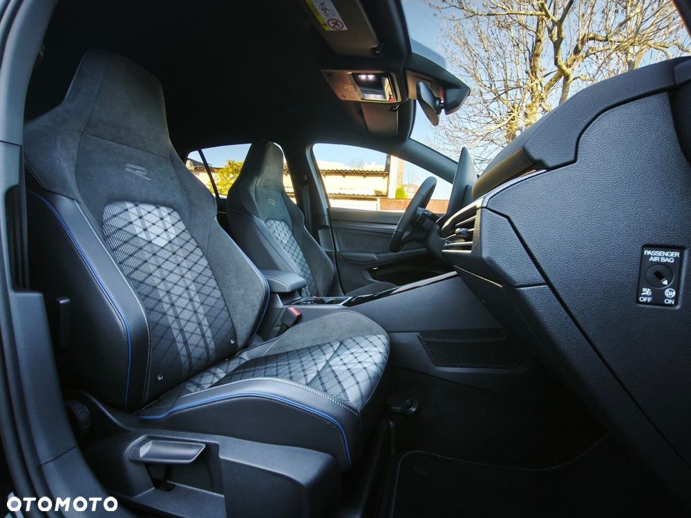 Volkswagen Golf - 11