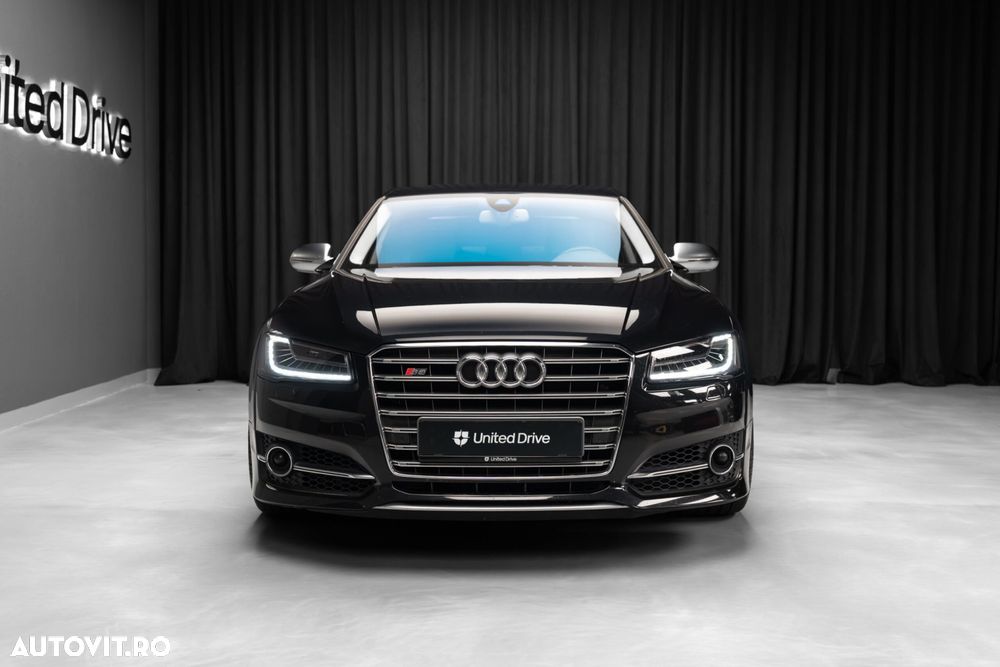 Audi S8 - 2