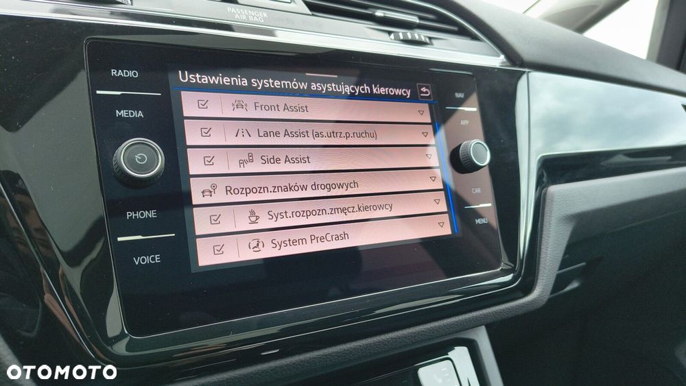 Volkswagen Touran - 26