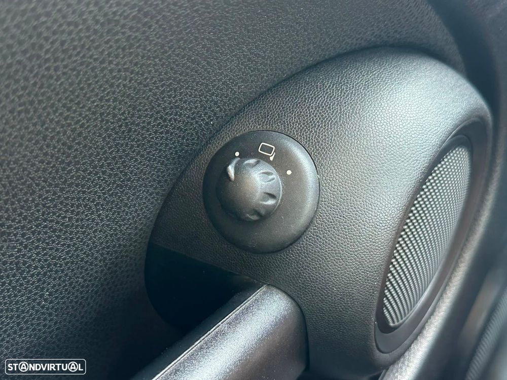 MINI 3 Portas One D - 34