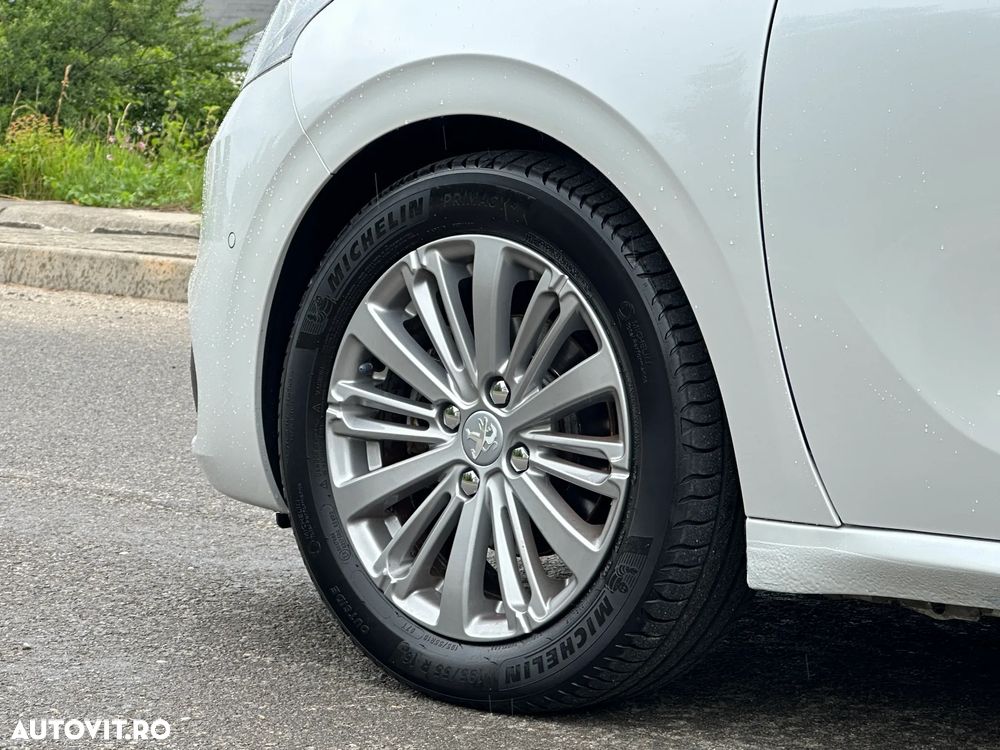 Peugeot 208 Blue-HDi 100 Stop&Start Allure - 13