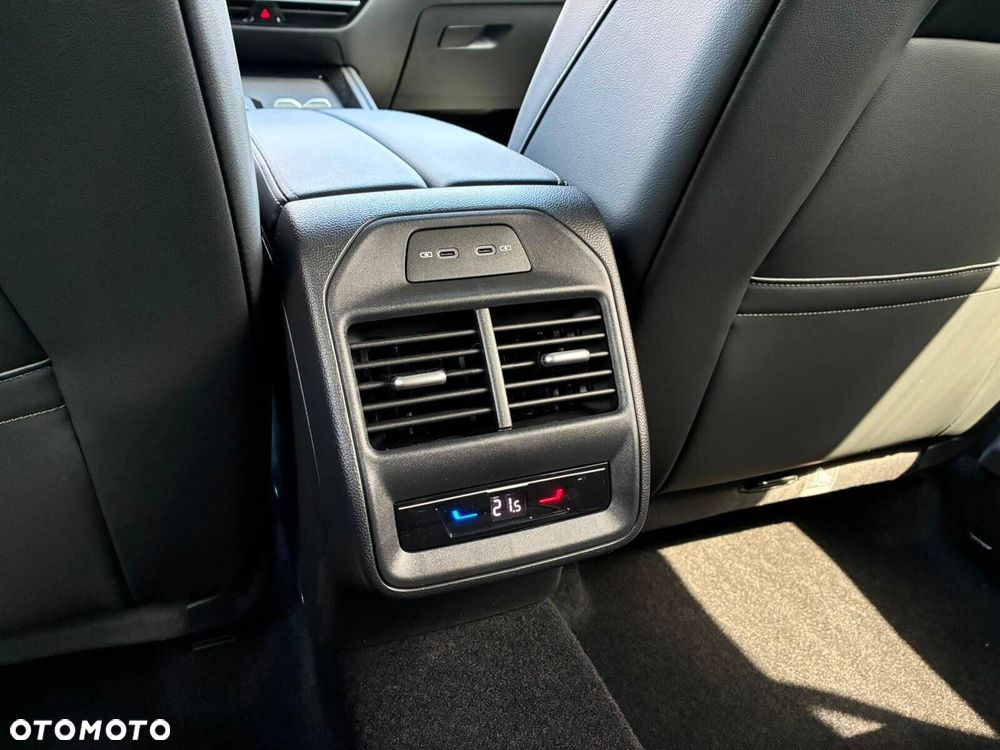 Volkswagen Passat Variant - 28