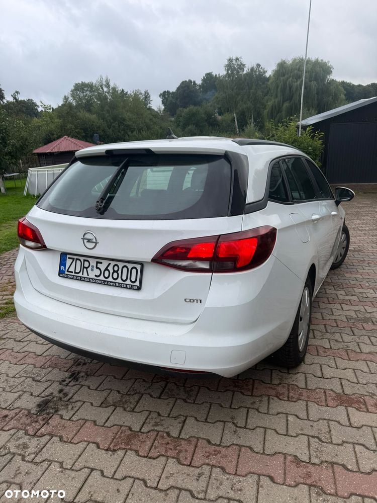 Opel Astra 1.6 CDTI Essentia - 9