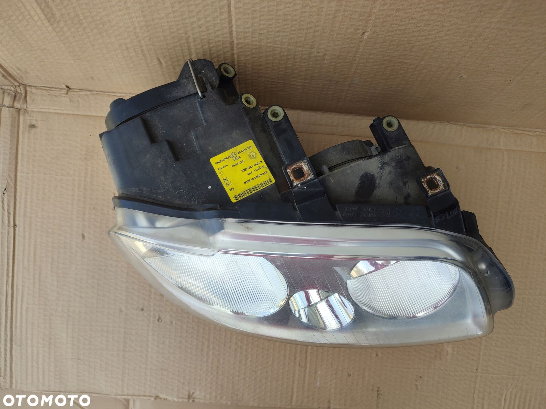 Lampa prawy przód VW CADDY III EUROPA 2K0941006B ORYGINAŁ - 2