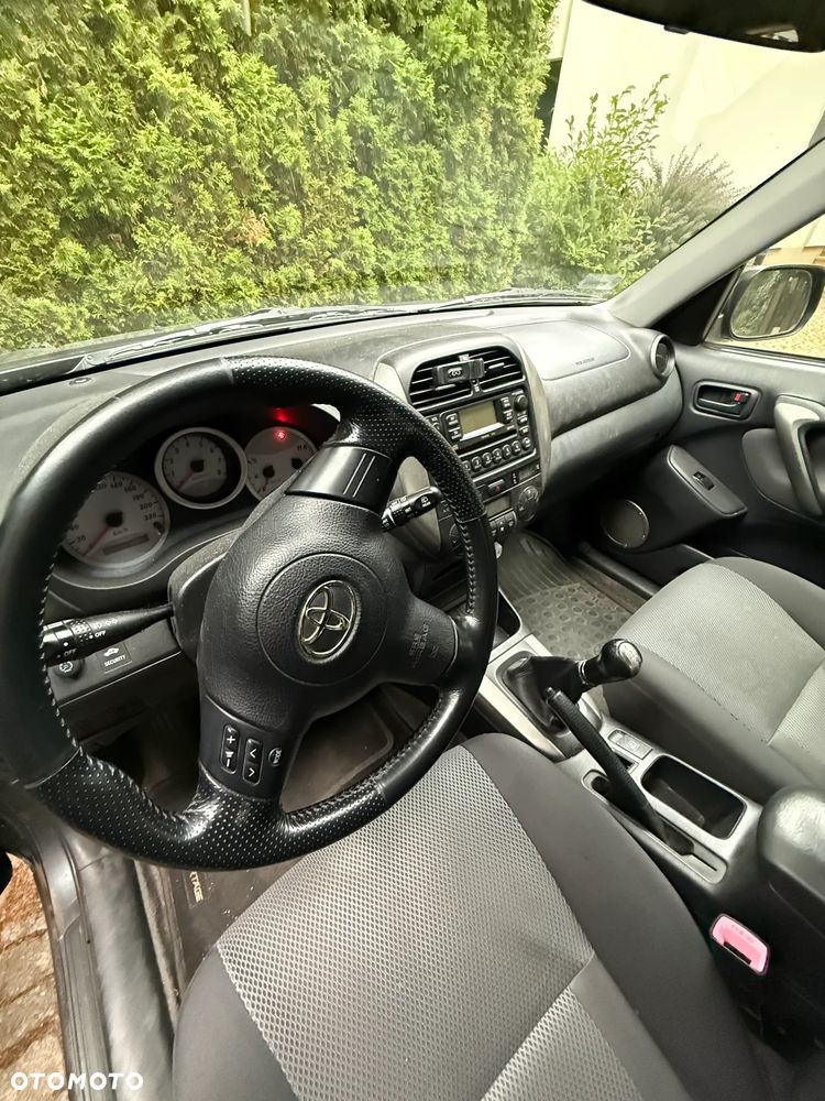 Toyota RAV4 2.0 VVT-i 4x4 - 5
