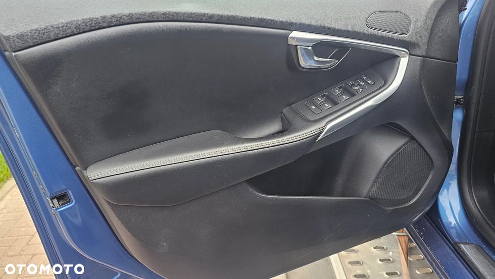 Volvo V40 D2 RDesign - 13