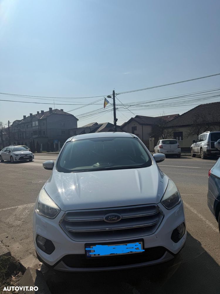Ford Kuga - 1