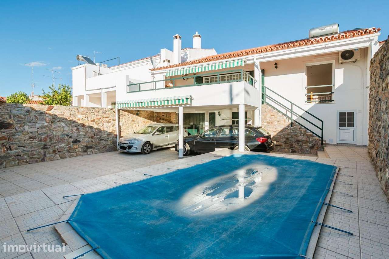 Moradia T3 em Mourão com piscina e vista para o Castelo - Grande imagem: 4/27