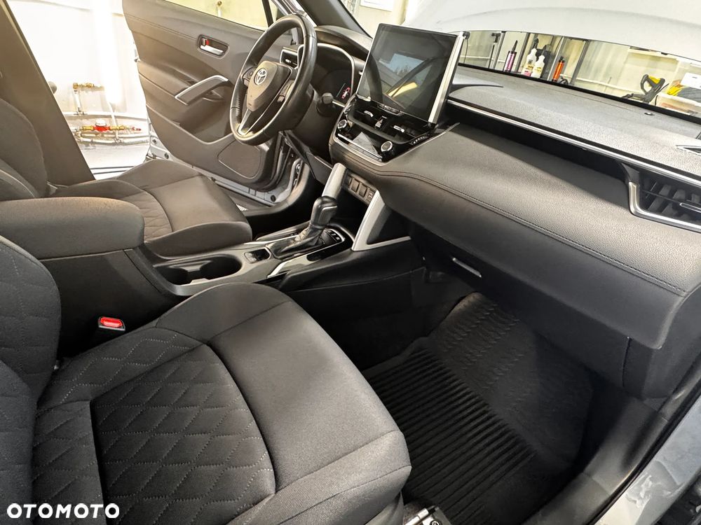 Toyota Corolla Cross - 13