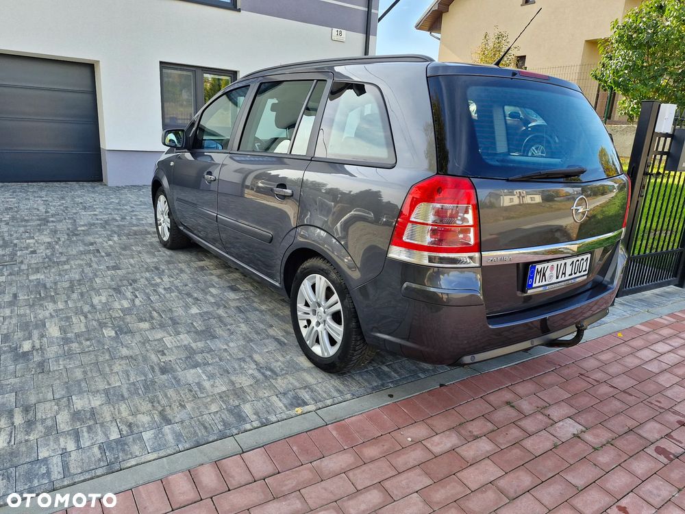 Opel Zafira - 10