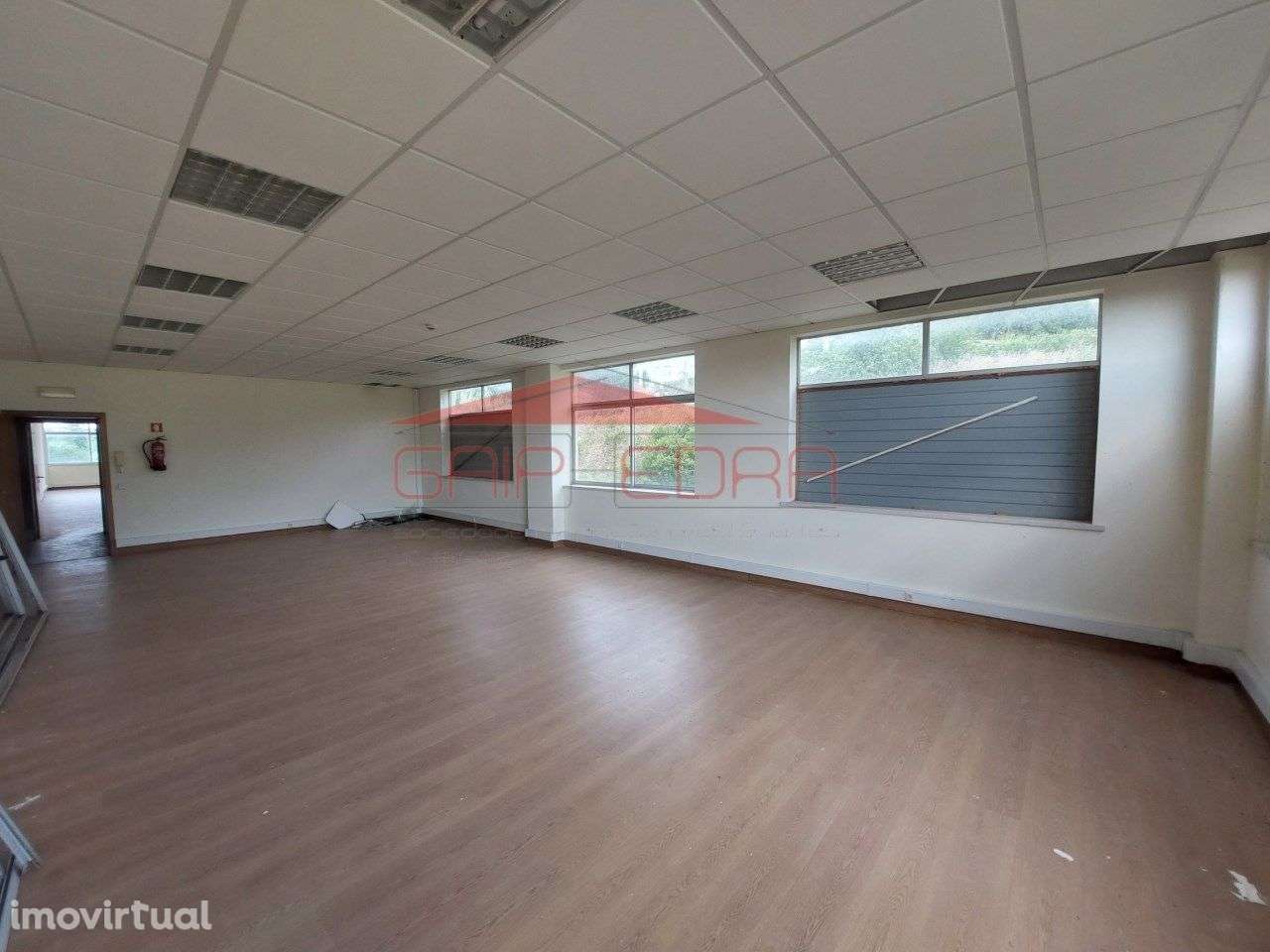 Prédio piso único 9 escritórios ideais para habitação Figueira da Foz - Grande imagem: 3/33