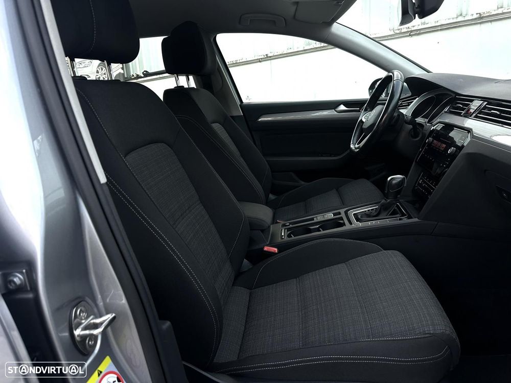 VW Passat Variant 2.0 TDi Business DSG - 20