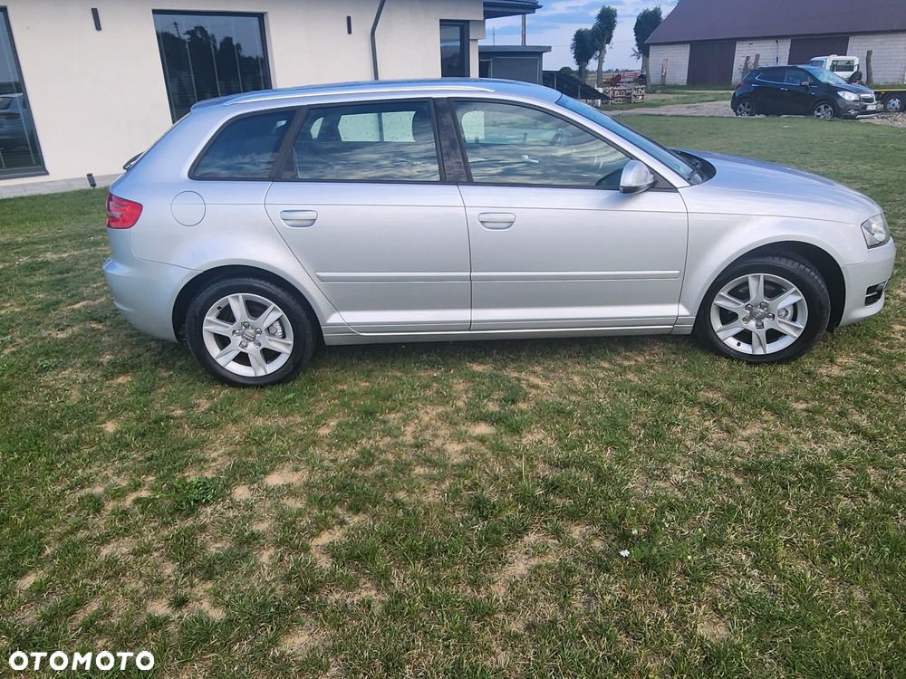 Audi A3 Sportback 1.6 TDI Ambition - 4