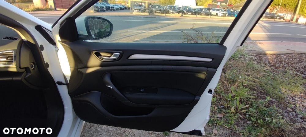 Renault Megane 1.3 TCe FAP Techno - 10