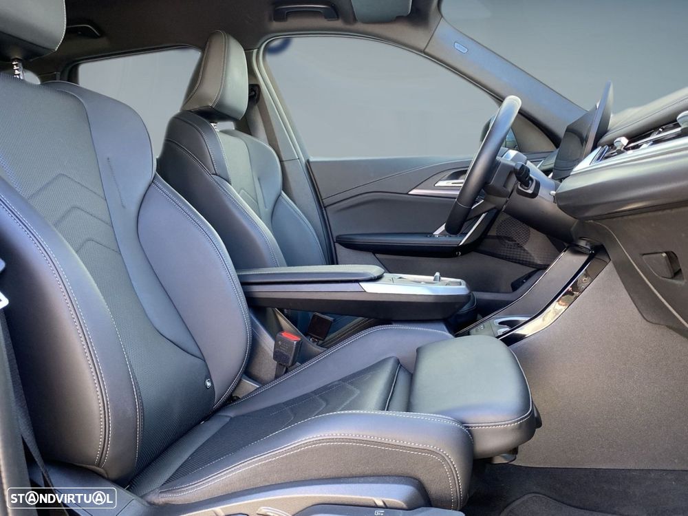 BMW iX1 eDrive20 Pack Desportivo M - 17