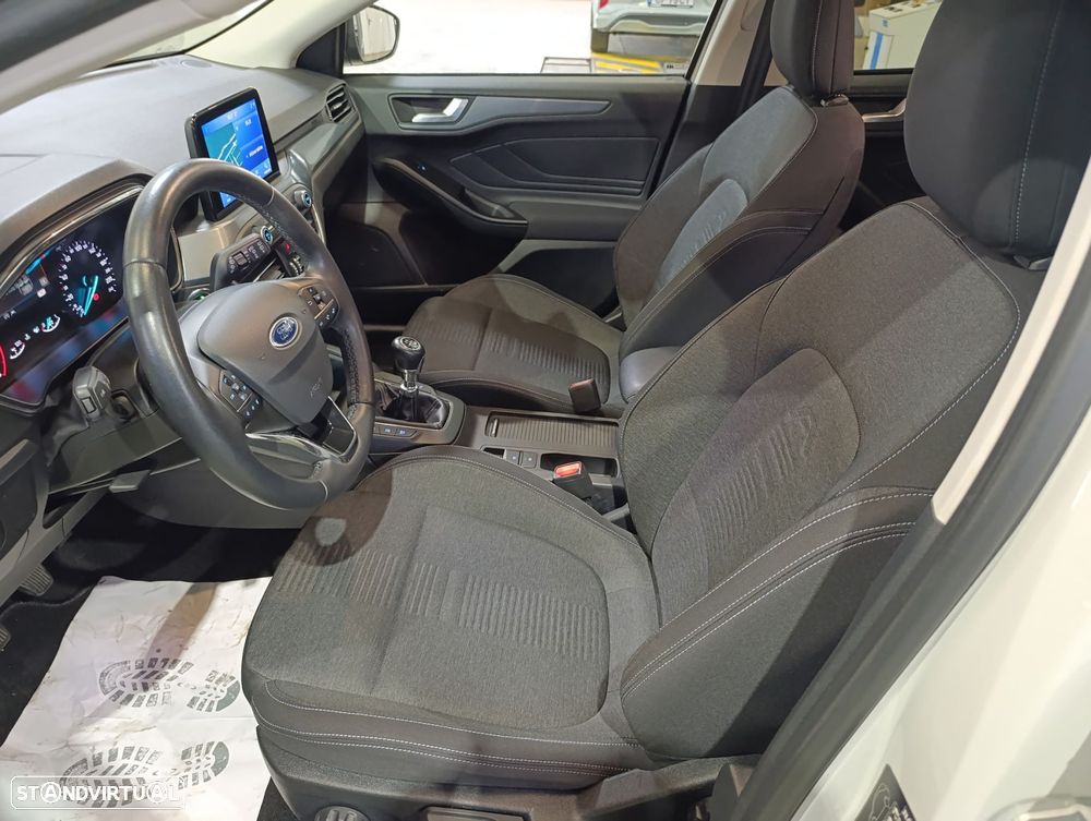 Ford Focus 1.0 EcoBoost Active - 11