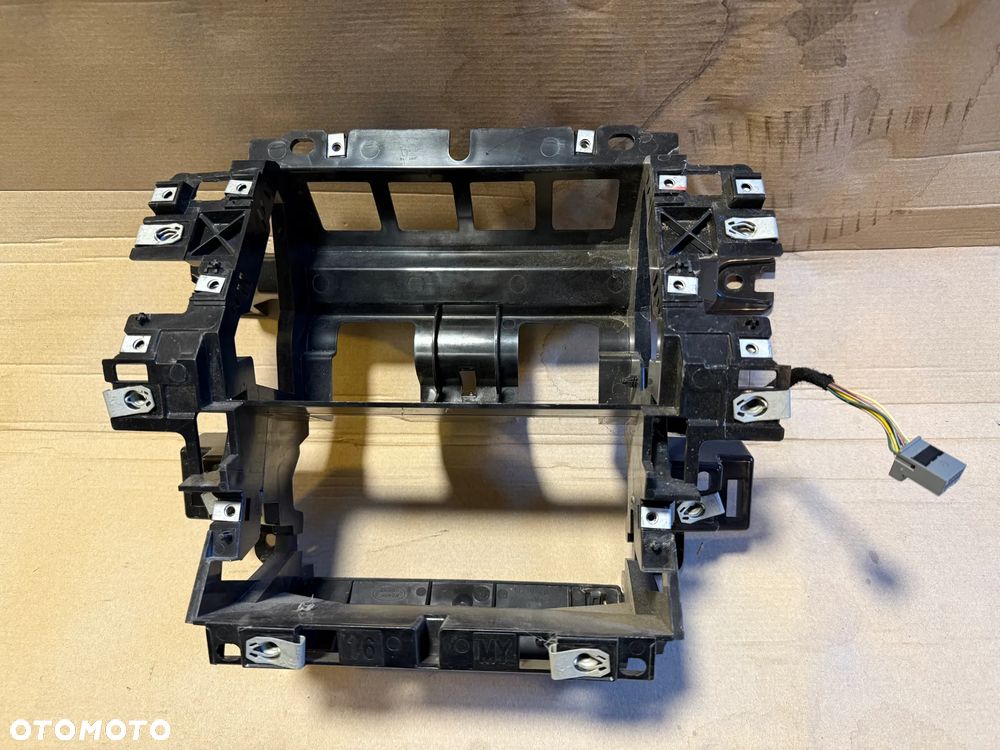 Ramka radia panelu GJ32-04326-A Range Rover Evoque L538 2017 OE - 1