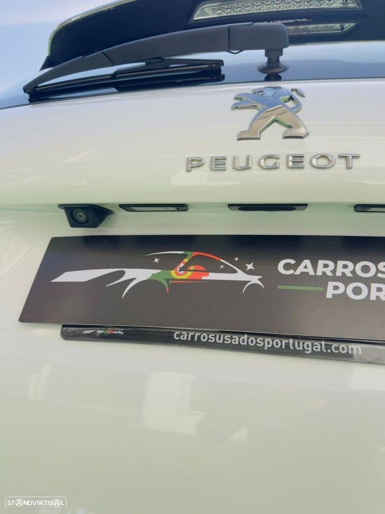 Peugeot 2008 1.2 PureTech Allure - 16