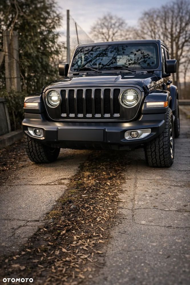 Jeep Wrangler Unlimited GME 2.0 Turbo Sahara - 2