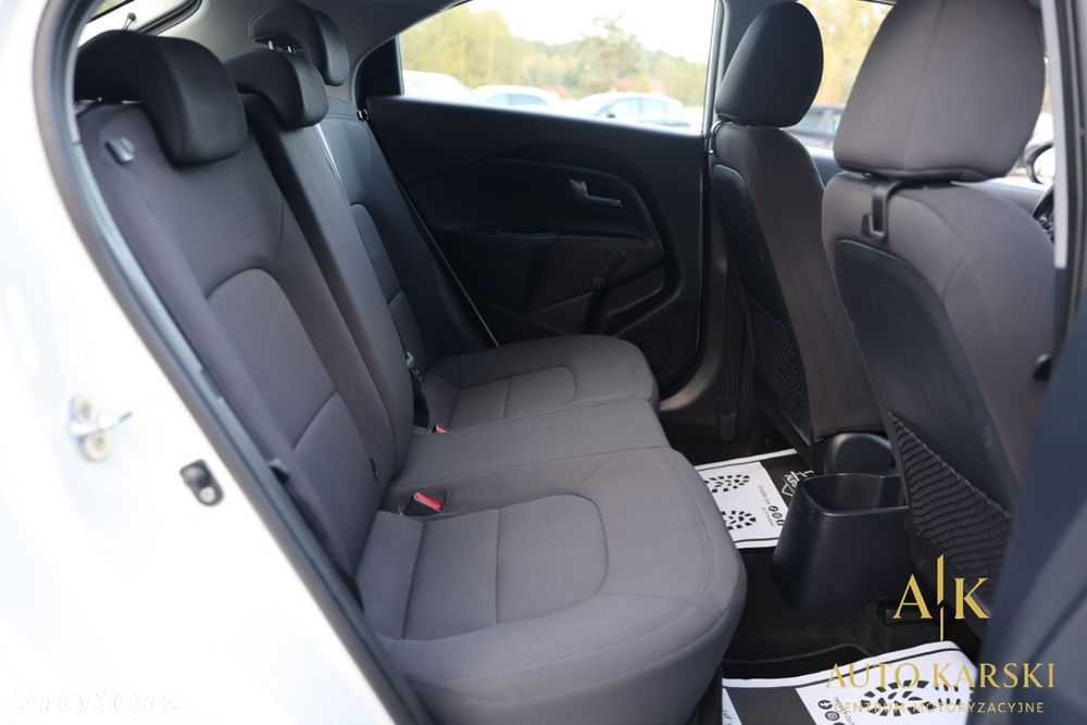 Kia Rio - 40