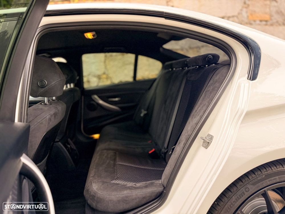 BMW 320 d Pack M - 25