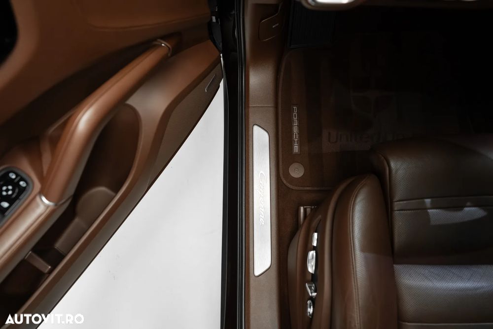 Porsche Cayenne - 13